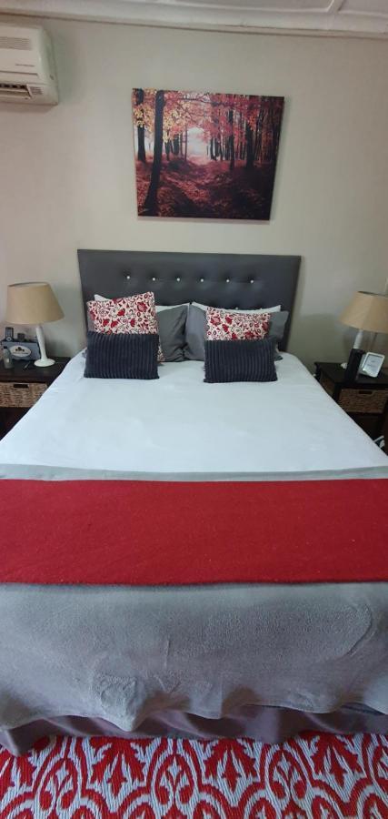 Garden Corner Guesthouse Beaufort West Ngoại thất bức ảnh