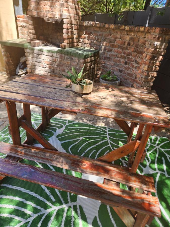 Garden Corner Guesthouse Beaufort West Ngoại thất bức ảnh