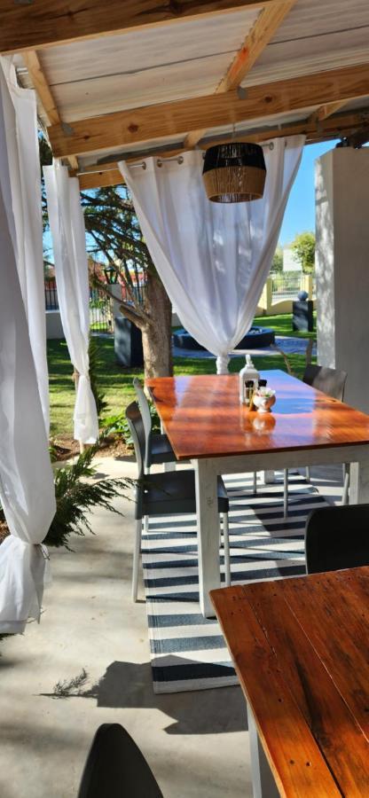 Garden Corner Guesthouse Beaufort West Ngoại thất bức ảnh