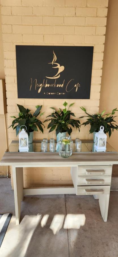 Garden Corner Guesthouse Beaufort West Ngoại thất bức ảnh
