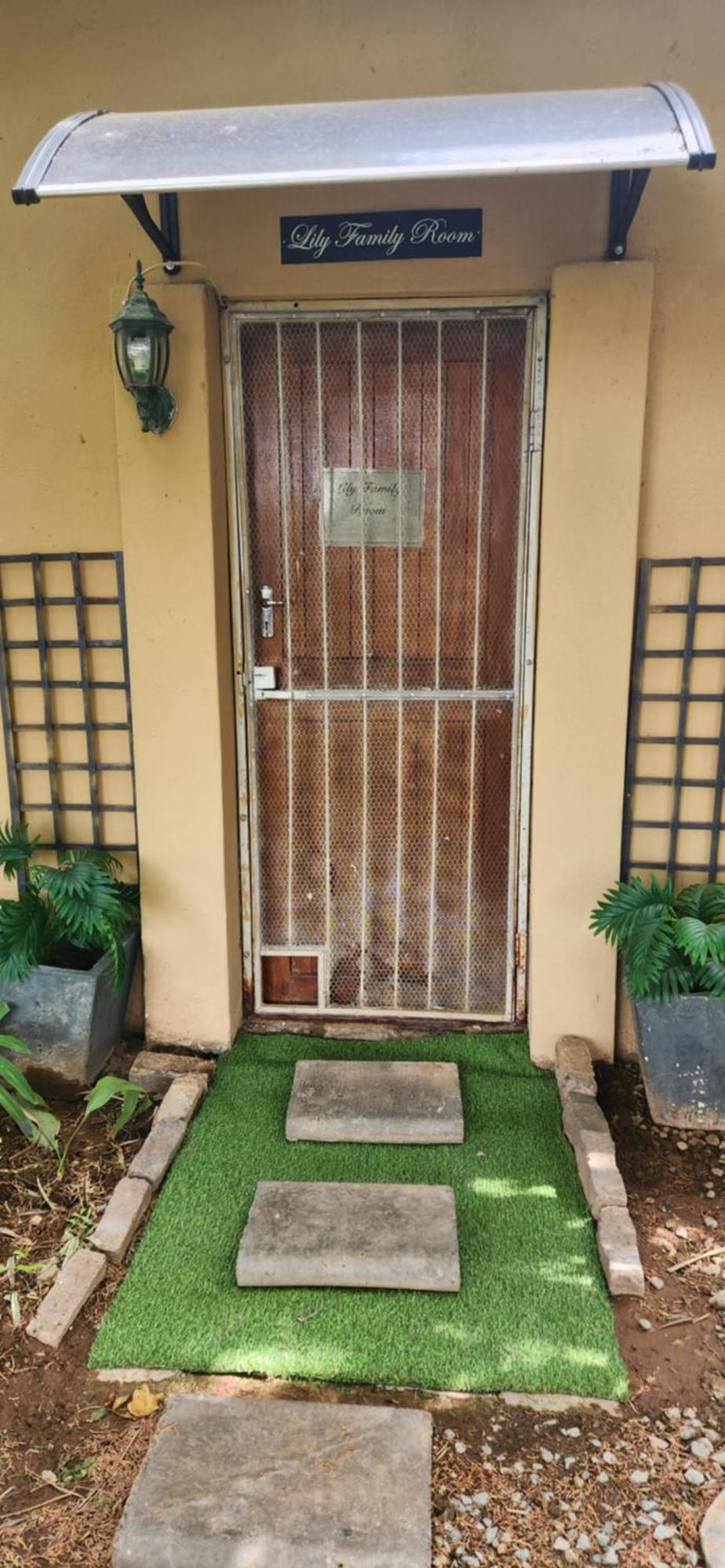 Garden Corner Guesthouse Beaufort West Ngoại thất bức ảnh