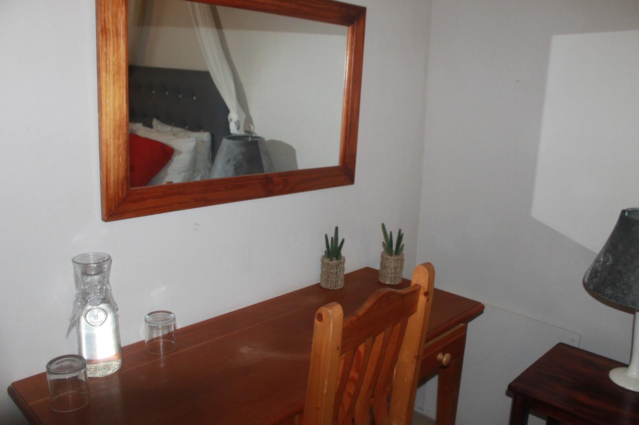 Garden Corner Guesthouse Beaufort West Ngoại thất bức ảnh