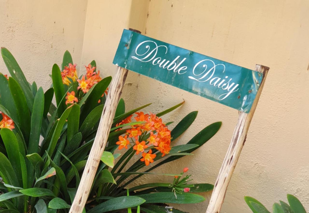 Garden Corner Guesthouse Beaufort West Ngoại thất bức ảnh
